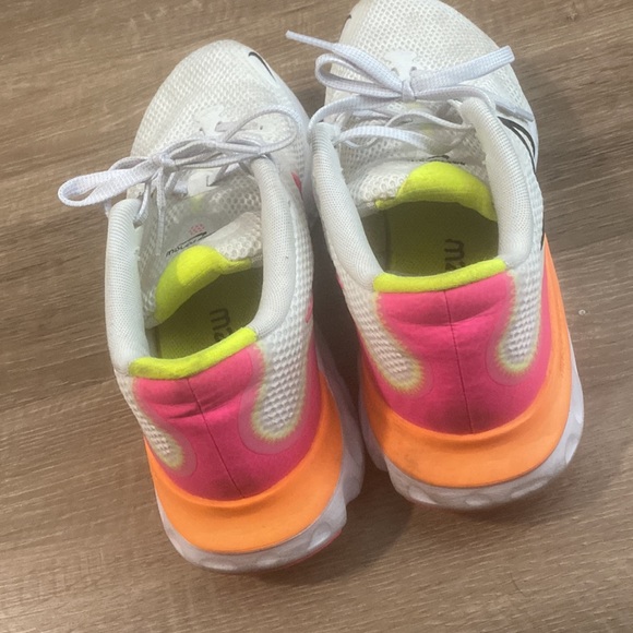 Nike cross trainers - Picture 2 of 4